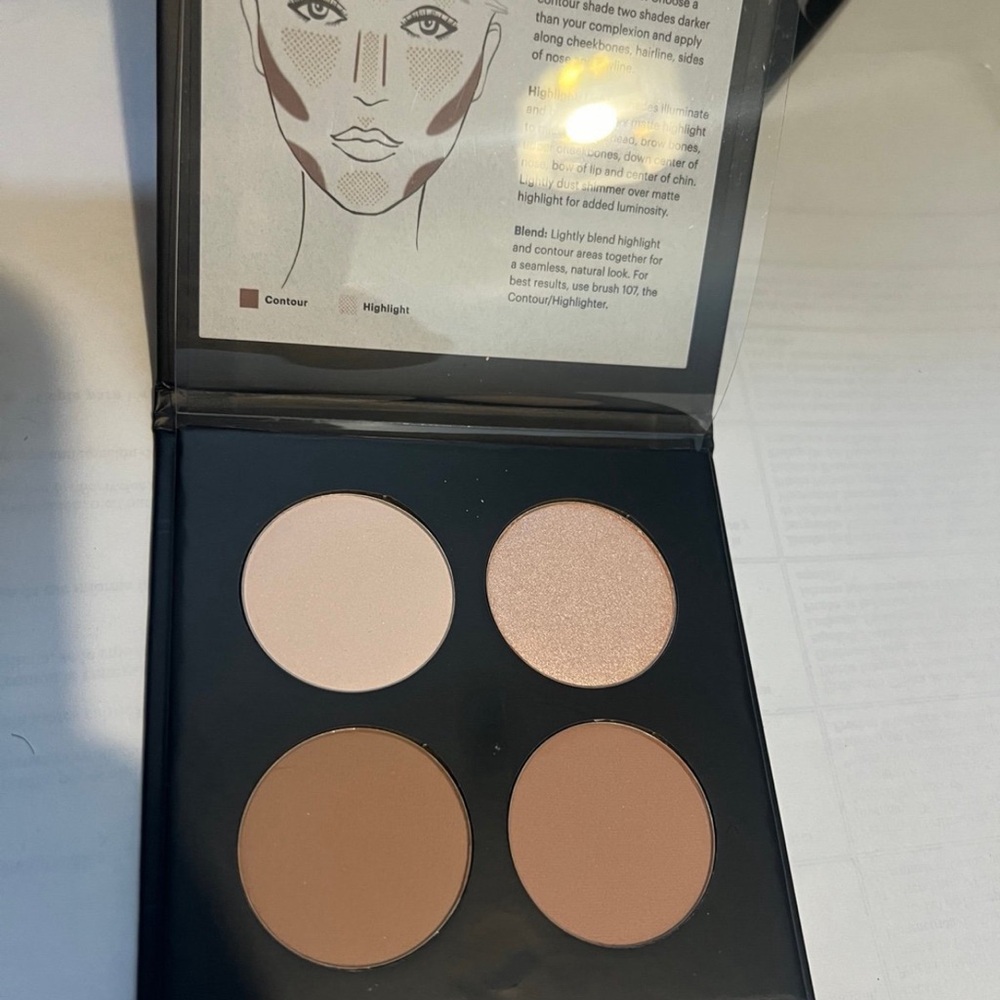 Glo Skin Beauty Contour Kit-Fair to light
